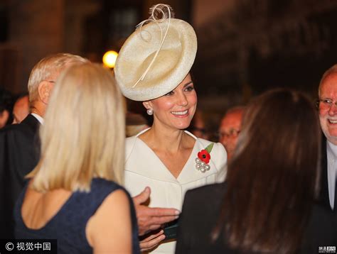 英国：凯特王妃穿廉价裙出席公开活动 - 搜狐视频