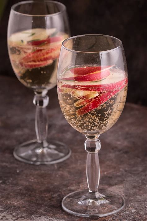 Sparkling Apple Cider Punch - HowdyKitchen