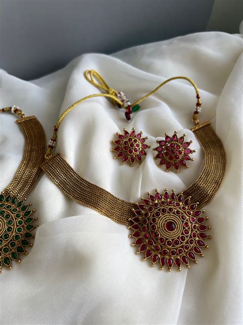 Kemp chakra choker with jumbo studs – House of Jhumkas