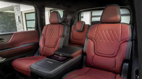 2025 Infiniti QX80 Images: Interior And Exterior Gallery