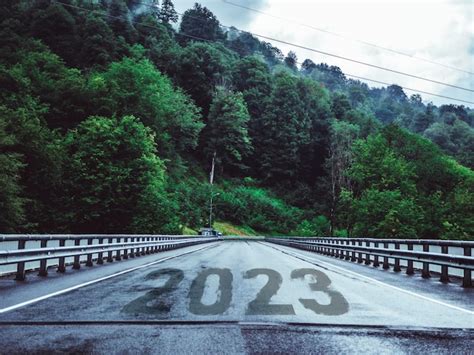 2020 Ford Transit 10 Passenger Van 的图像结果