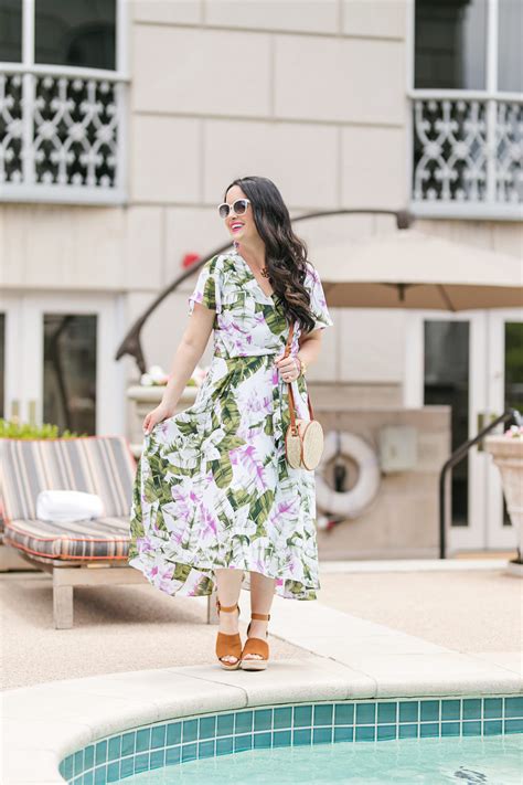 Summer Dress Giveaway + Kendra Scott Promo! - The Double Take Girls