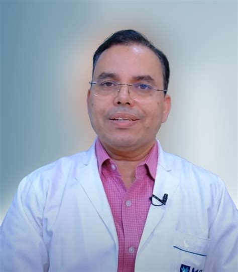 Best Thoracic Cancer Specialist Doctor in Delhi NCR - Dr. Gopal Sharma