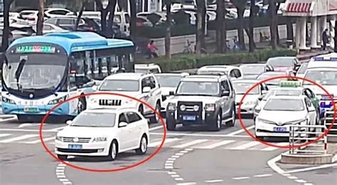 红灯遇到救护车怎么避让 (官方正确示范)- 上海本地宝