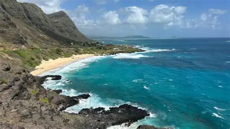 Private car tour in Oahu, Hawaii: Kualoa Ranch, Green Turtle Beach, and ...