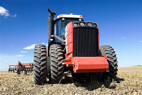 Tractor Front View 的图像结果