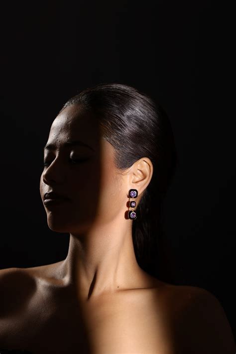 Angrez – The Bling Girll