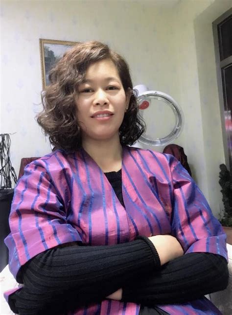 40岁女人_40岁女人发型_40岁女人短发烫发图片_中国排行网