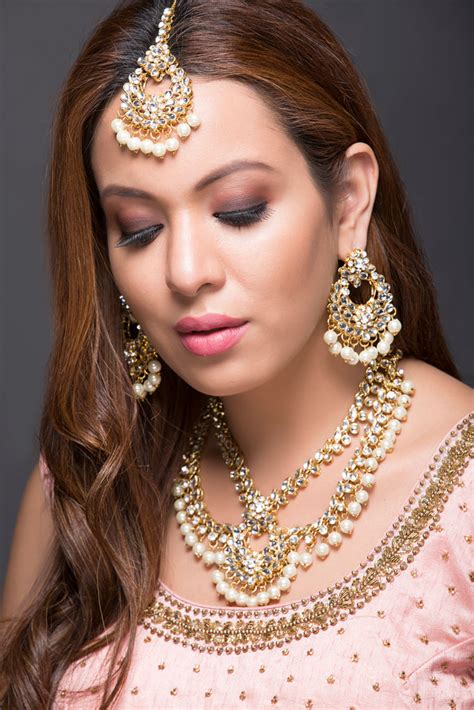 Kundan & Pearl necklace with earrings and maang tikka – Ricco India