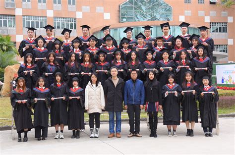 外国语学院2019届硕士毕业生毕业合影-广西科技大学外国语学院