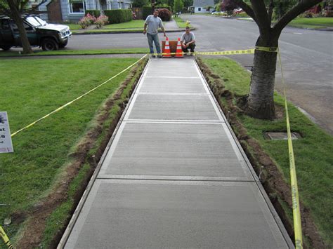 like this pattern too | Concrete driveways, Sidewalk repair, Concrete ...