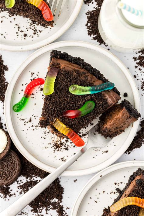 The Best Oreo Dirt Pie Recipe (100% From Scratch!)