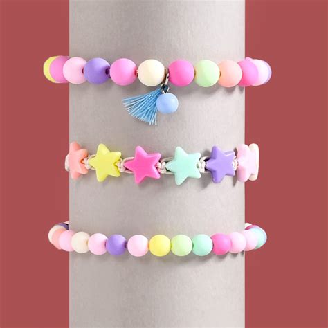 Multicolour Beads And Stars Bracelet Gift Hamper Online - Premium Gift ...