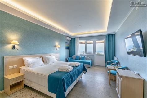 Отель Атлантида 3* в Ялте, Крым, цены от 3550 руб. | 101Hotels.com
