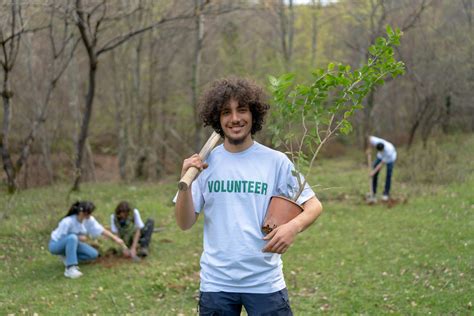 The True Meaning of Volunteering: A Definition and Its Impact | David ...