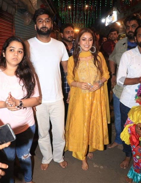 ਲਾਲਬਾਗ ਰਾਜਾ ਦੇ ਦਰਸ਼ਨ ਕਰਨ ਪਹੁੰਚੀ ਸ਼ਹਿਨਾਜ਼ ਗਿੱਲ, ਸਿਧਾਰਥ ਸ਼ੁਕਲਾ ਦੇ ਟੈਟੂ ਨੇ ...