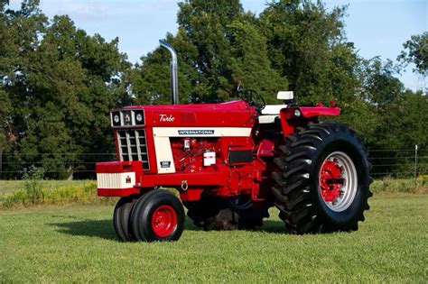 Technical Specifications and Data for International Harvester 1066 Tractor