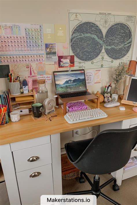 Computer Study Table Setup 的图像结果