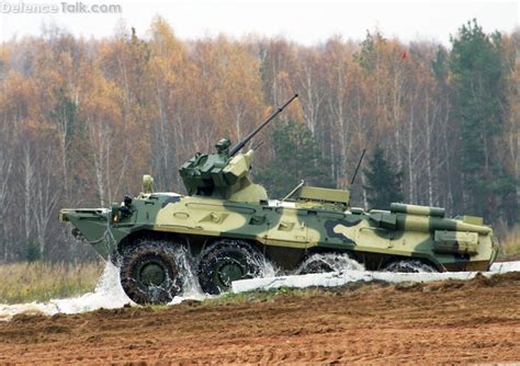 Oderwanie wieży: wojska ukraińskie zniszczyły zmodernizowany BTR-82A za ...