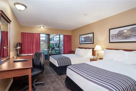 SANDMAN HOTEL CASTLEGAR - Hotel Reviews, Photos, Rate Comparison ...