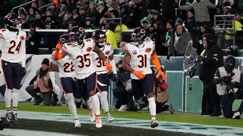 Bears report card: Team grades in NFL Week 13 victory over Eagles ...