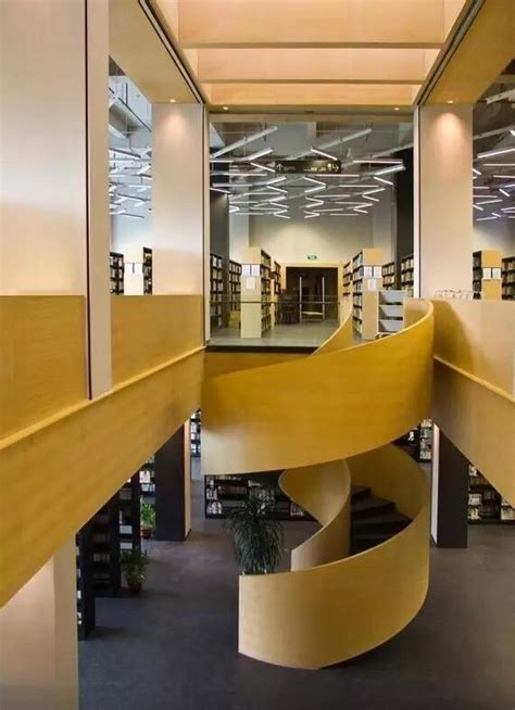 图书馆ic空间-多彩校园-西南政法大学