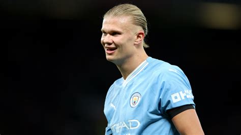 Man City fans 'flag' incredible Kylian Mbappe/Erling Haaland comparison ...