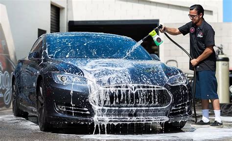 为什么懂车的人从来不去路边洗车店洗车？_凤凰网汽车_凤凰网