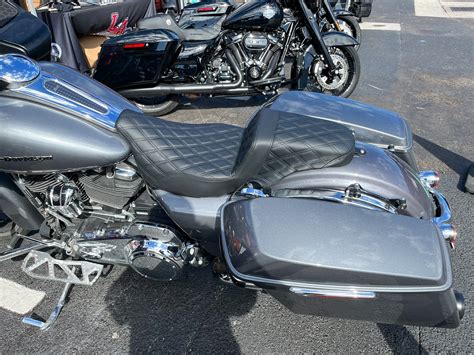 Saddlemen Step Up Extended Reach Seat | Road Glide