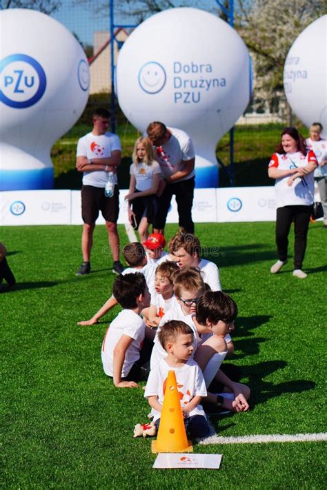 Kids Playing Soccer 的图像结果