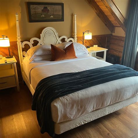 TIMBER ROCK LODGE & SPA (Oneida) - Lodge Reviews & Photos - Tripadvisor