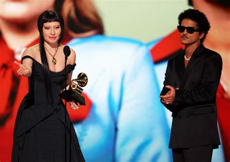 2025 GRAMMYs: Lady Gaga & Bruno Mars Perform "California Dreamin ...