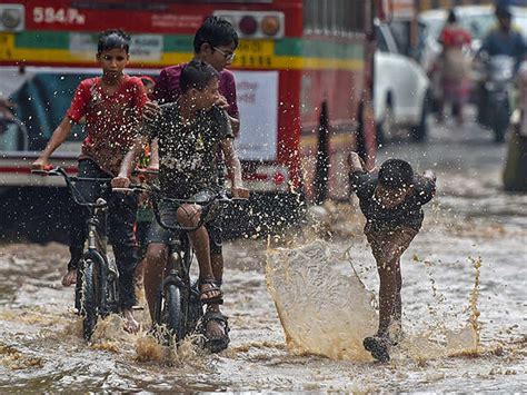 Back things up - Heavy rains lash Mumbai: Dos and Don'ts to stay safe ...