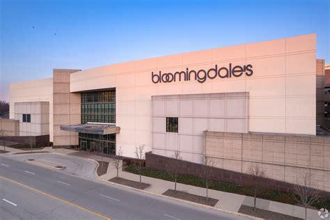 Bloomingdale’s To Close Huge Store Near Chicago, Open Small-Format Bloomie’s