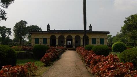 Tomb of Siraj-ud-Daulah, Murshidabad - Tripadvisor