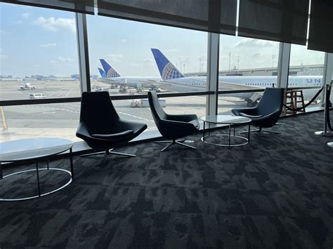EWR's United Polaris Lounge in Terminal C at Newark Liberty ...