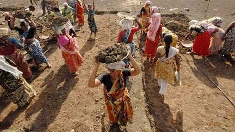 MGNREGA wages: मनरेगा में मजदूरी अब ज्यादा मिलेगी, नोटिफिकेशन जारी ...
