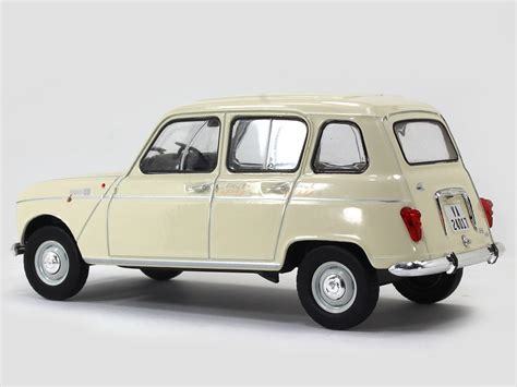 1964 Renault R4L 1:24 diecast scale model car | Scale Arts India