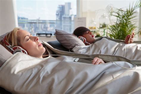 Using an Infrared Light for Healing 的图像结果