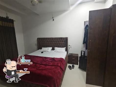 Hotel Bansuri Family Restaurant & Lodging, Shirpur - Restaurant menu ...