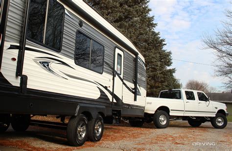 How to Pick the Best Trailer Tire | DrivingLine