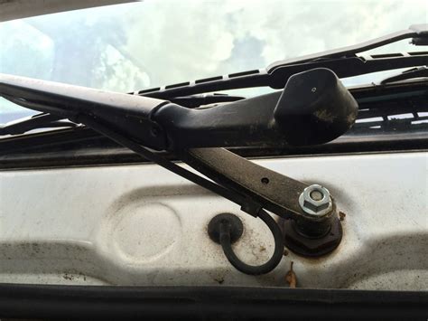 Adjusting the windshield wiper arms - Sprinter Camper