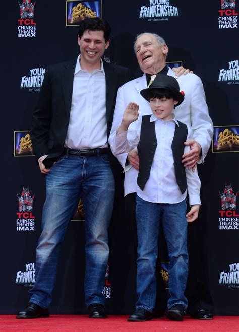 Photo : Mel Brooks avec son fils Max Brooks et son petit-fils Henry ...