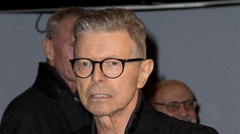 David Bowie dead at 69 after 18-month cancer battle - ITV News