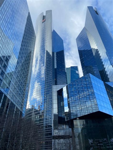 Tall Building 的图像结果