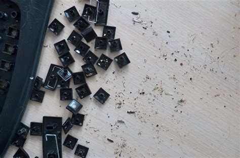 How to Clean Wireless Keyboard 的图像结果