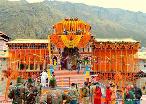 Badrinath, the abode of Lord Vishnu - Reviews, Photos - Temple Complex ...