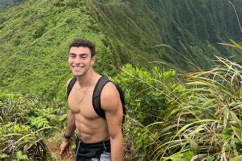 CNN Anchors Gawk at Shirtless Photo of 'Attractive' Luigi Mangione and ...