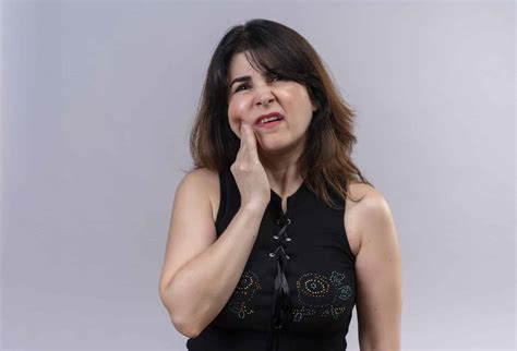 Woman regains jaw function after innovative TMJ procedure - Healthcare ...