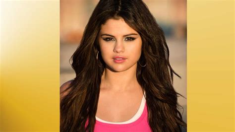 Selena Gomez | Biography, age, height, education, net worth, boyfriend